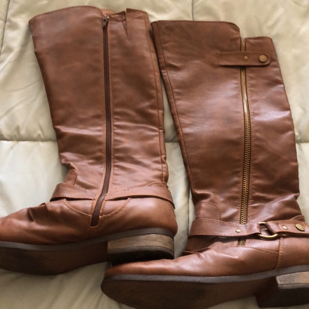 Brand new brown boots